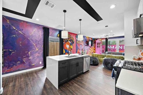 The PiinK Flamingo• InstaWorthy Murals• HotTub in Houston, USA