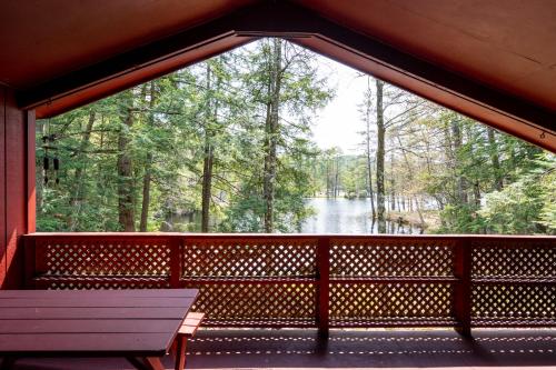 Hide-A-Way Waterfront Cottages