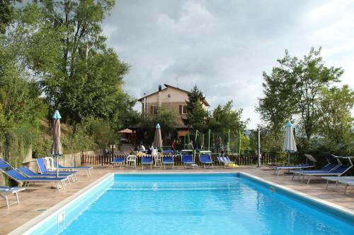 Úszómedence, Agriturismo Ca' Isotta in Castello Di Serravalle