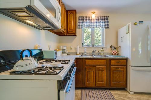 Washington Vacation Rental with Lake Access and Grill! in Washington, USA