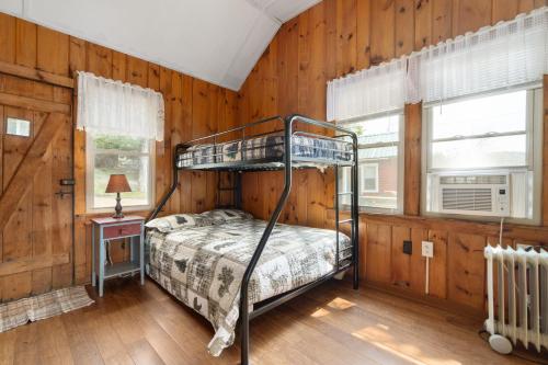 2 bedrooms, 2 beds