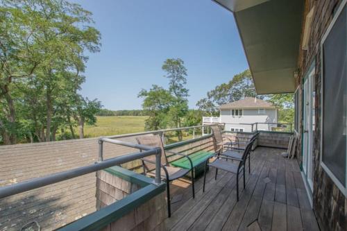 Waterfront w views on Blackfish Creek