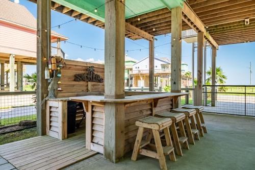 The Lazy Lobster home in Crystal Beach, USA