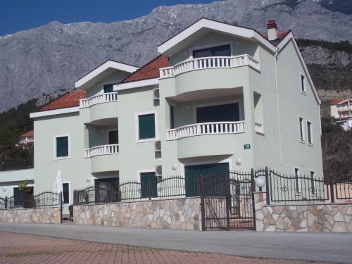  Apartments Tara in Promajna