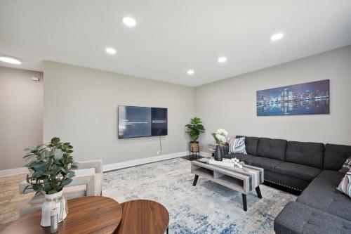 Charming Contemporary Family Home home in Glenview