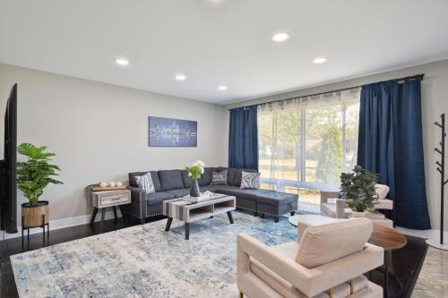 Charming Contemporary Family Home home in Glenview