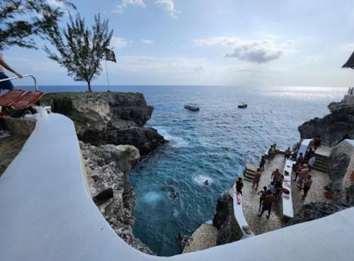 Seacret Studios - Cozy Jamaican Retreat apts, Negril