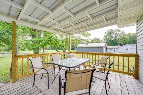 Pet-Friendly Shell Knob Retreat with Deck and Grill!