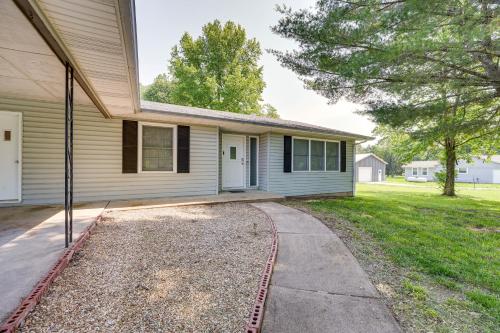 Pet-Friendly Shell Knob Retreat with Deck and Grill!