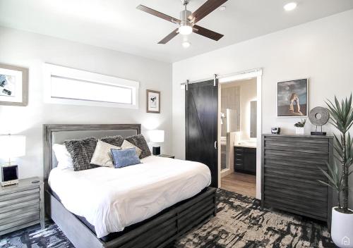 Luxury Condo and Heated Pool in Spanish Valley, USA