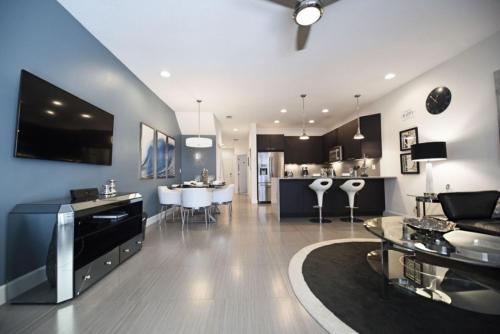 Beautiful 3-Bed Villa 10 Minutes From Disney - Serenity Resort townhouse in Orlando, USA