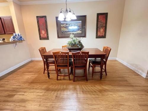 Relaxing 3 Bed Condo in Tuscana Resort condo thumb 2