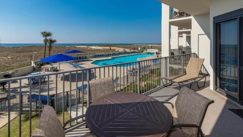 Phoenix VI 6113 condo near Gulf Shores Steamer