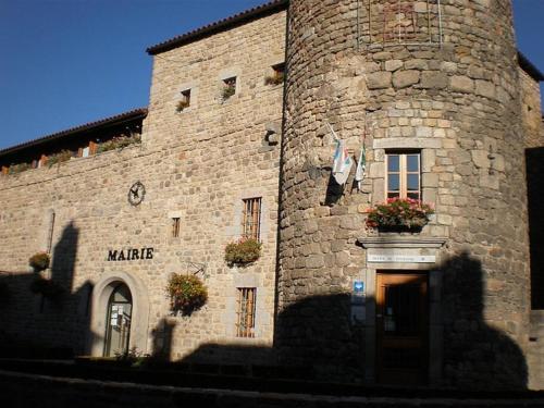 Lozère St Alban Aubrac Margeride gîte 4 étoiles 8 personnes au calme près nature