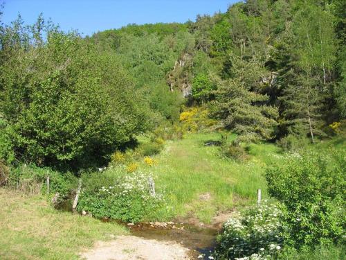 Lozère St Alban Aubrac Margeride gîte 4 étoiles 8 personnes au calme près nature