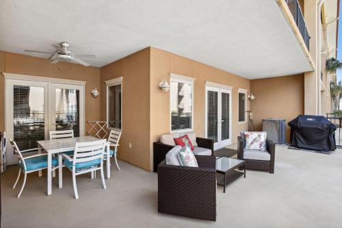 Unique 3BR, 1 of 5 Condos w/Huge Poolside Patio, Steps to Beach & Pier, Gated Unique 3BR, 1 of 5 Condos w/Huge Poolside Patio, Steps to Beach & Pier, Gated