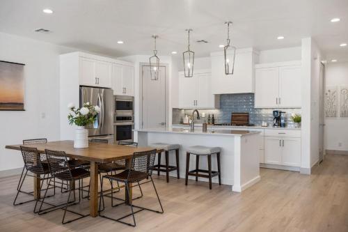 Lagoon Vibes townhouse - image 13