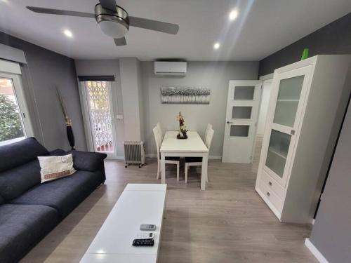 Precioso apartamento reformado con terraza, 4 habs, Valencie (fotografie 5)