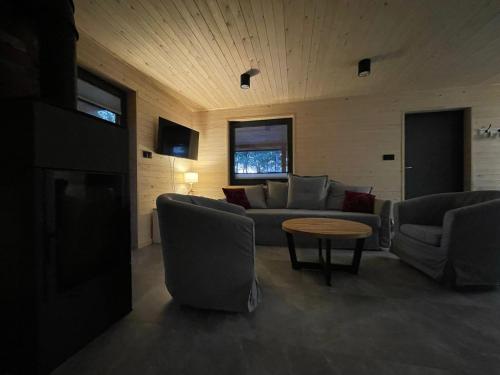 Létesítmények, U Progu Lasu in Steklin