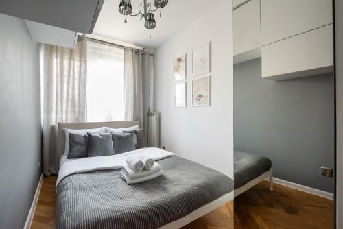 Wola Okopowa Luxury Apartment by BookingHost, Варшава (фото 4)