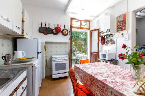 virtuve, Casina Orione in Montecatini Val Di Cecina
