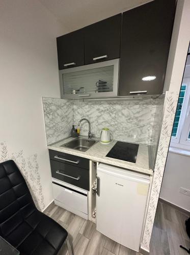 Tiny Dream - Old Town Rooms Split