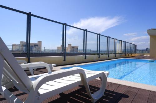 Rooftop pool, 200m from sea, city center in Olhao