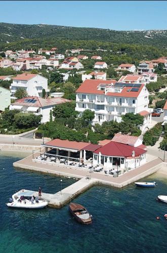  Apartmani Matušan in Barbat na Rabu
