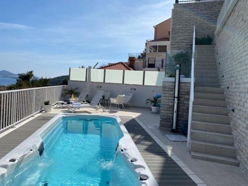 Villa Ansay with heated Swim Spa pool and sea view