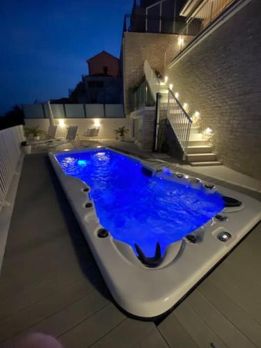 Villa Ansay with heated Swim Spa pool and sea view