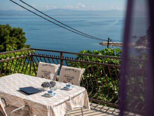  Studio house with view in Stomorska