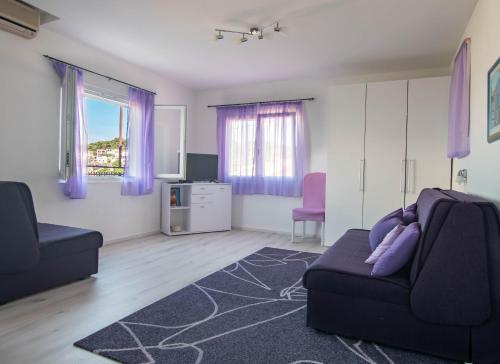  Studio house with view in Stomorska