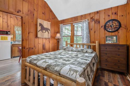 Hide-A-Way Waterfront Cottages