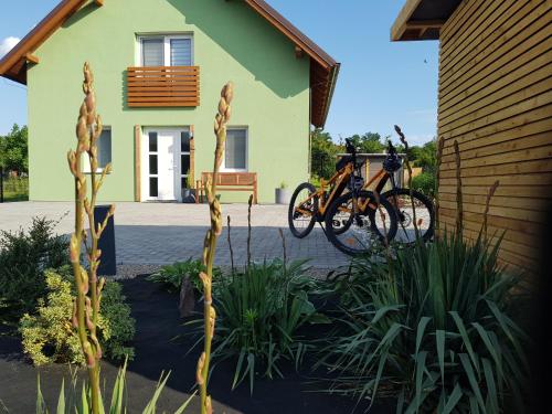 Holiday Home Znojmo w/ Wellness & Wine – khách sạn tại Kasarna
