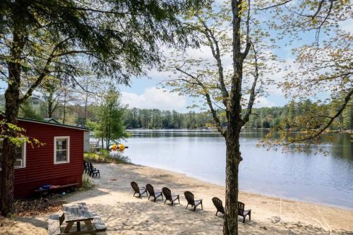 Hide-A-Way Waterfront Cottages