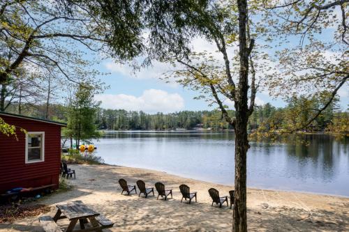 Hide-A-Way Waterfront Cottages