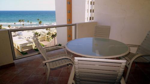 Beautiful 1,5 Bedroom Condo on the Sea of Cortez at Las Palmas Resort BN-603A condo