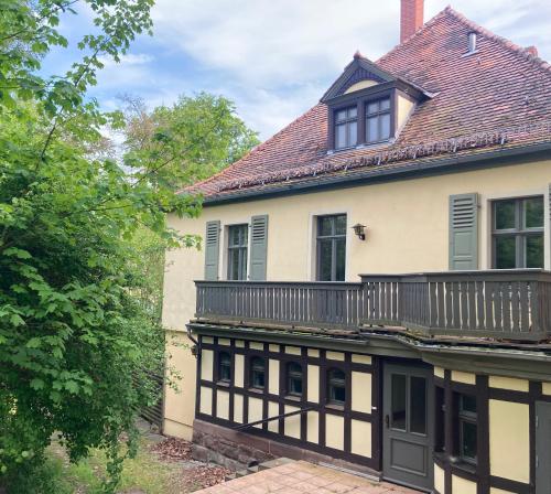 Jagdschloss Hummelshain B&B