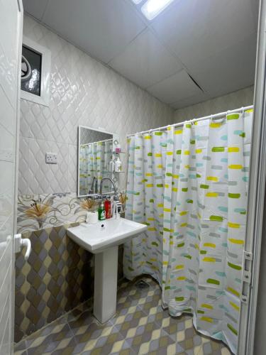 Bathroom, Private 2Bedroom Villa with T&B and Kitchenette near Abu Dhabi International Airport in Al Mafraq