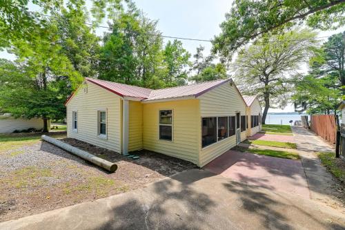 Riverfront Edenton Condo with Porch and Water Views!