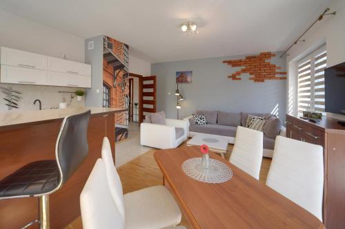 Lodz4u - Apartament Piotrkowska z garażem Bon Turystyczny