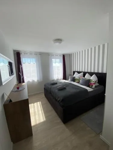 Schöne Ferienwohnung „Zum Glück Tropical“ in Eisenach, Deutschland