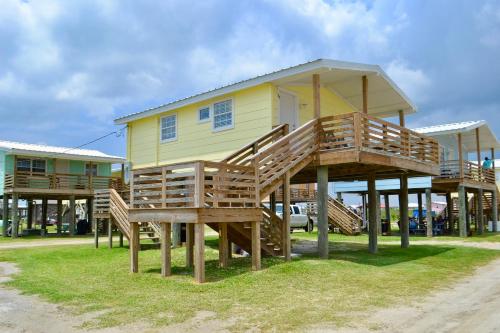 Blue Dolphin Inn and Cottages