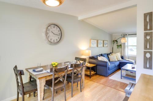 Three Oaks Home with Guest House - 8 Mi to Beach! in Three Oaks, USA