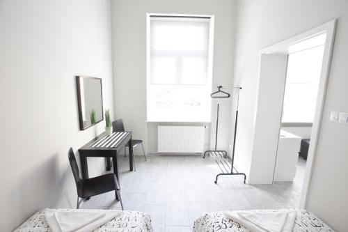 Rent-Apart City Center Lodz - image 2
