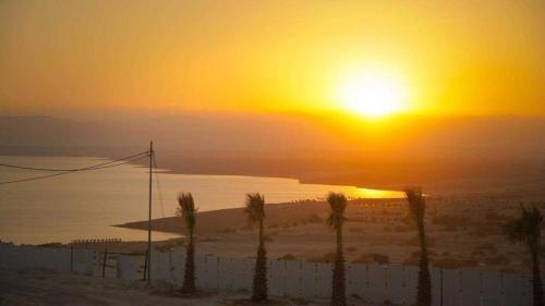lacasa chalet private With a panoramic view of the DeadSea