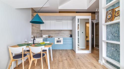 2 bedrooms, 4 beds