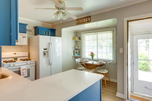 Milwaukee Home with Serene Patio and Backyard Garden! in Milwaukee, USA