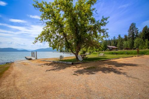 Cozy one bedroom with privacy - Community beach access