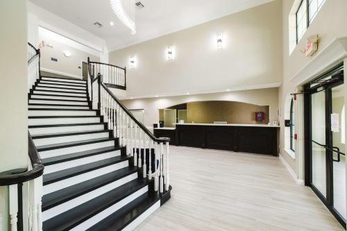 SureStay Studio by Best Western Conroe Downtown